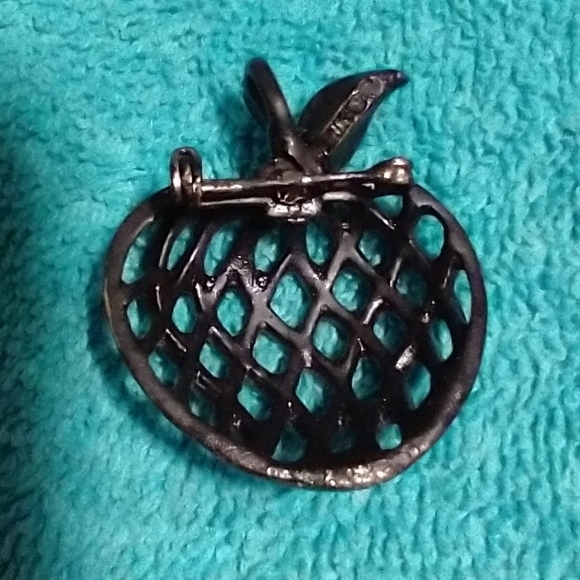 Black Lattice Apple Brooch vintage - Picture 3 of 3